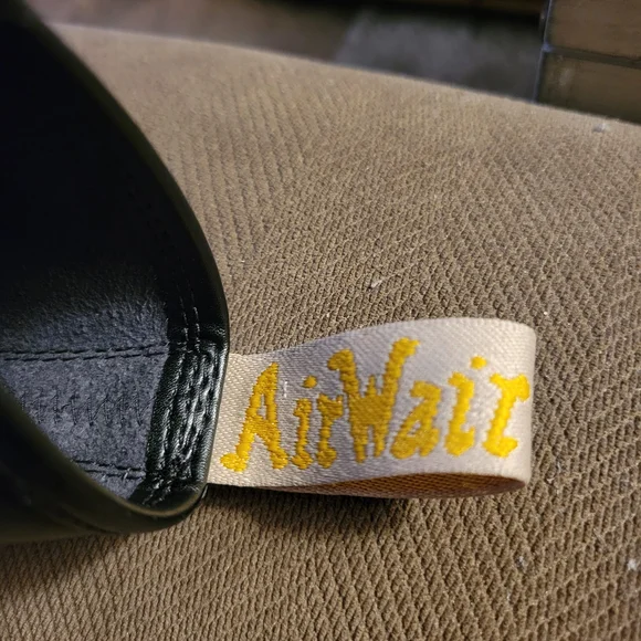 Dr. Martens Black Leather Boots. W/8, M/7. Brand new condition. - Picture 3 of 4